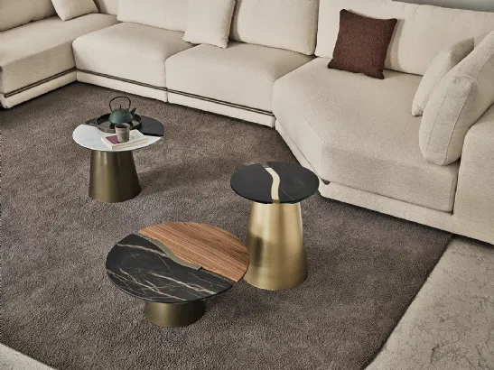 Tavolino Yang con base in metallo laccato e top in marmo e legno di Bontempi