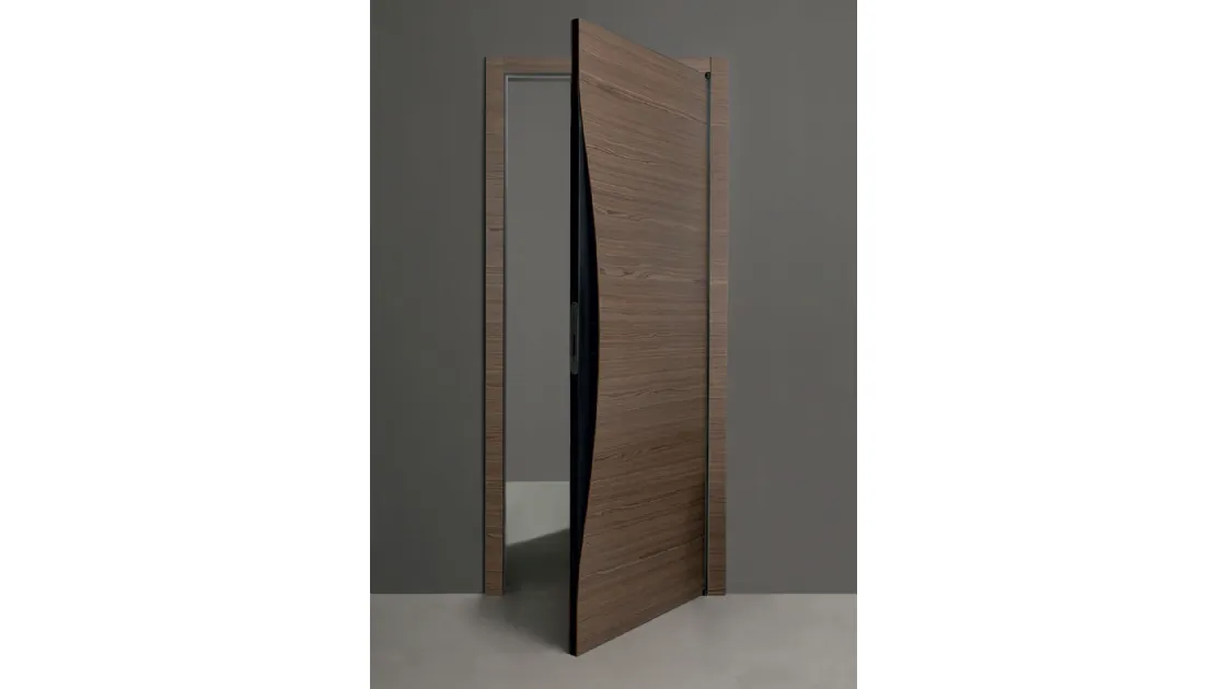 Porta per interni di design in legno noce canaletto con serratura magnetica Blow di Albed