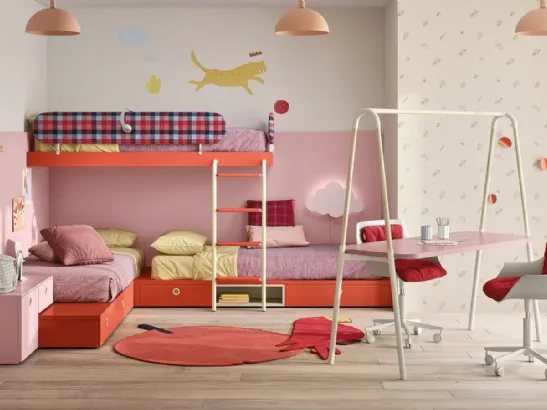 Cameretta con letti a castello e scrivania in melaminico Kids space 10 di Nidi