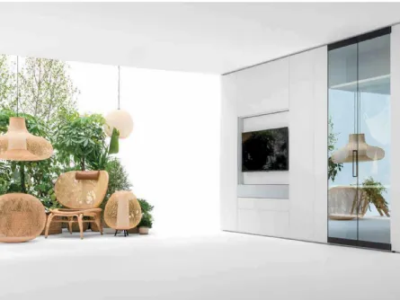 Mobile porta tv in laccato opaco con vetrina Roomy di Caccaro