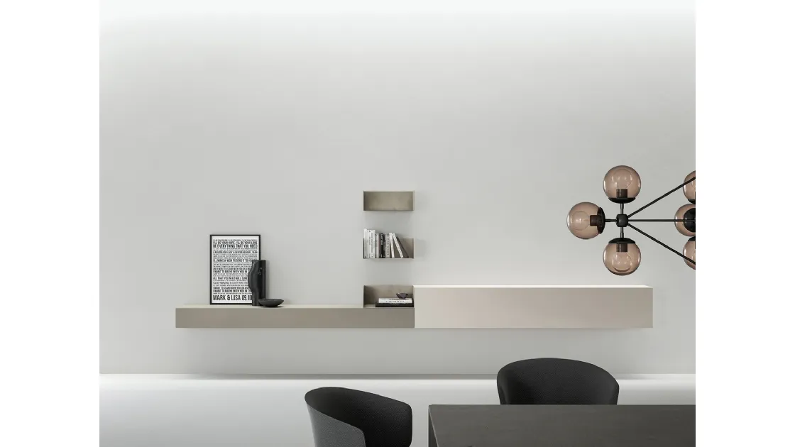 Mobile sospeso in laccato opaco e laccato finitura Oxid che gli conferisce un effetto metallico Wallover 03 di Caccaro