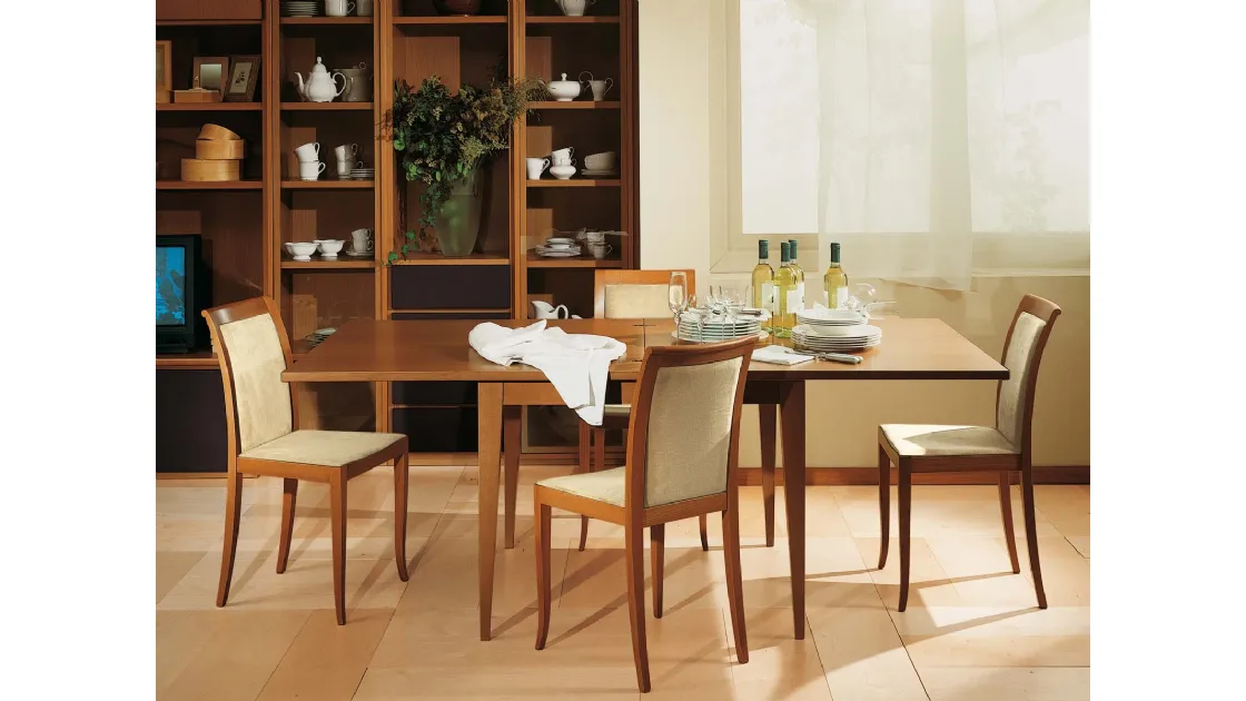 Sedia in tessuto con struttura in legno SD753 di Fratelli Elli