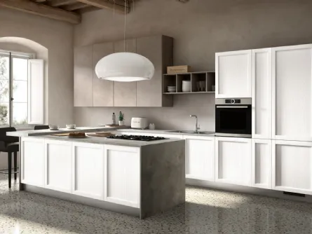 Cucina Classica in legno di Frassino finitura Bianco con penisola Primula di Essebi