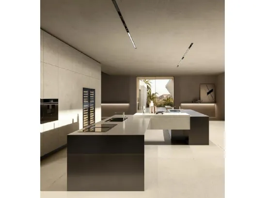 Cucina Design in fibra di carbonio e vetro acidato laccato con isola C4K di Doimo Cucine