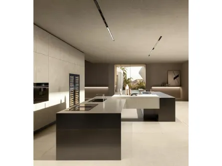 Cucina Design in fibra di carbonio e vetro acidato laccato con isola C4K di Doimo Cucine