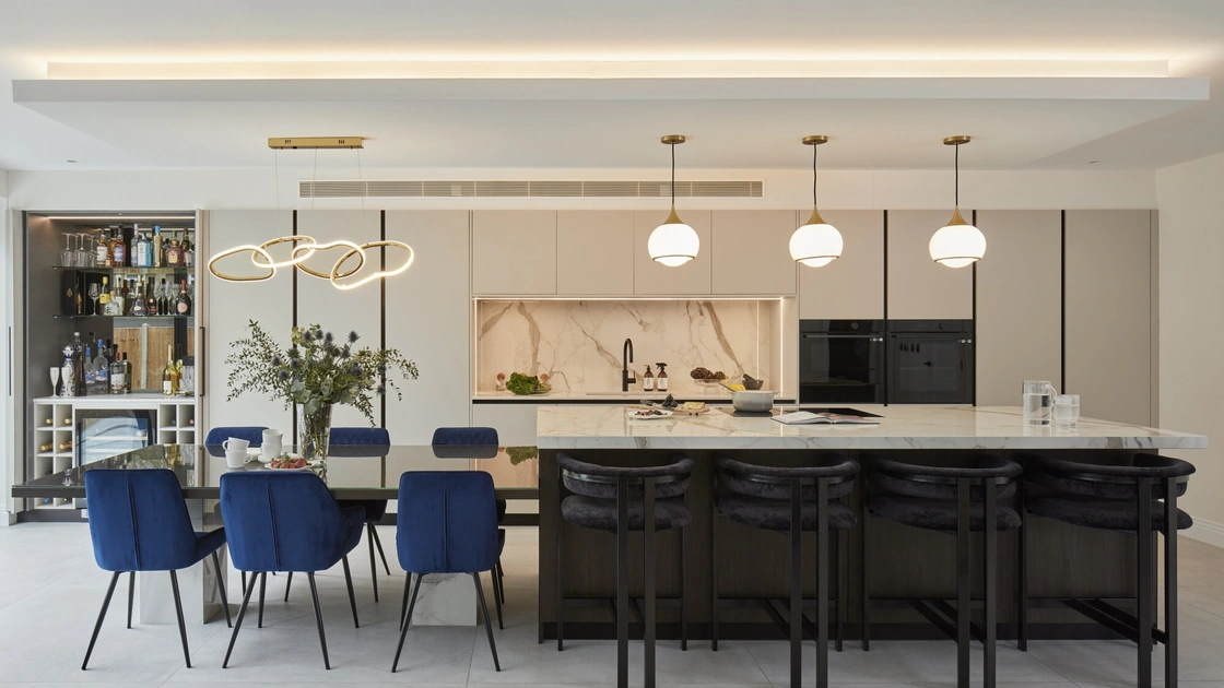 Cucina Moderna con isola All-Around D23 Mokaccino e Noce di Doimo Cucine
