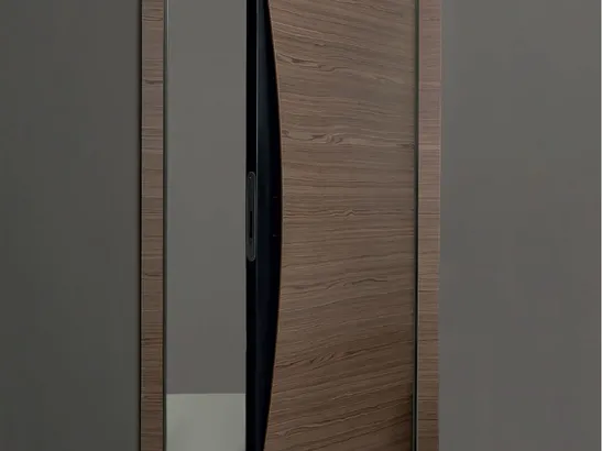 Porta per interni di design in legno noce canaletto con serratura magnetica Blow di Albed